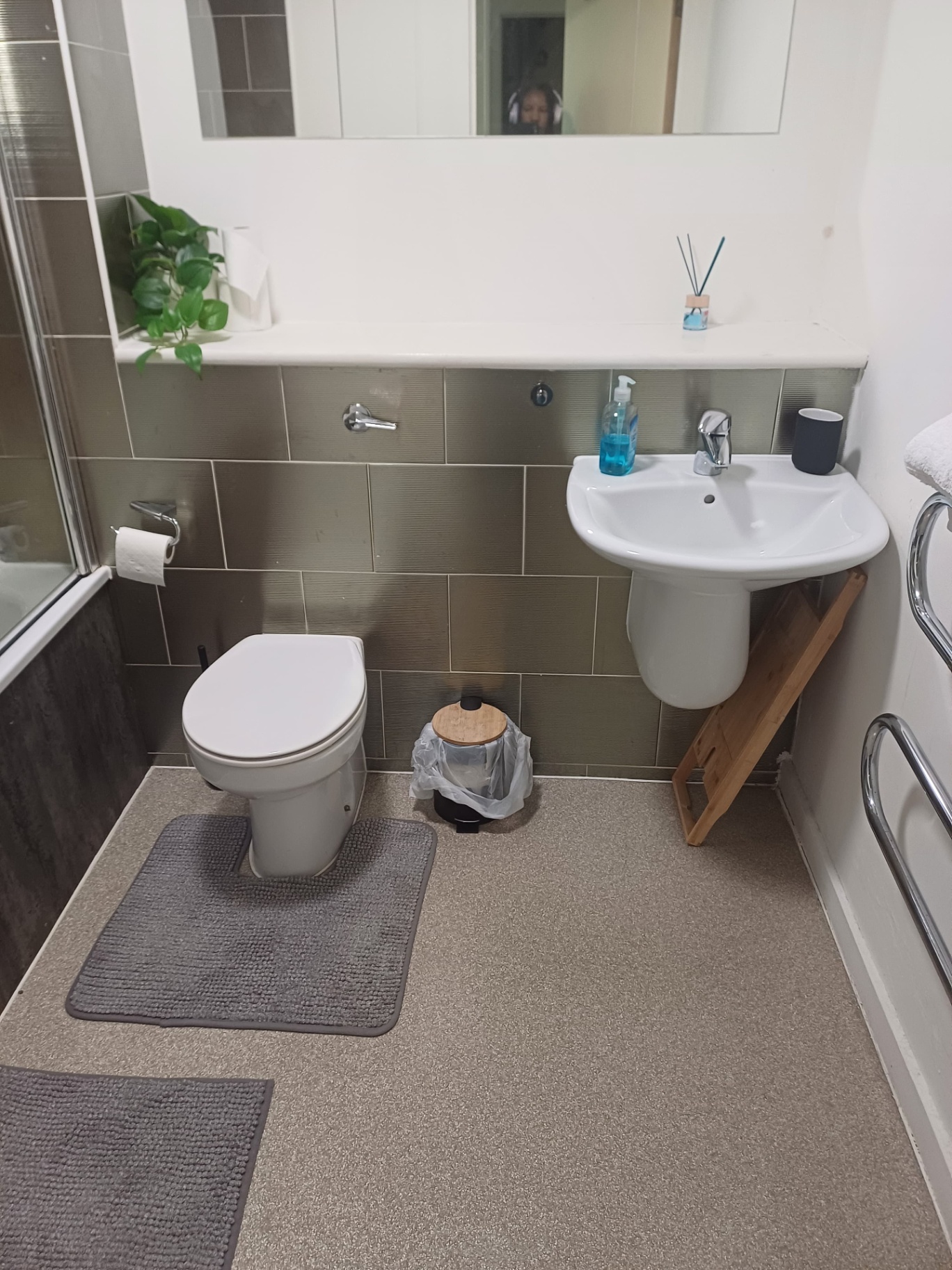 Immaculate bathroom sink and toilet